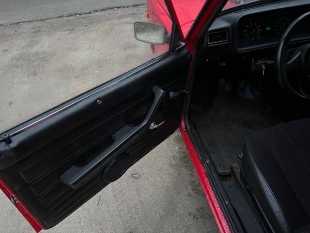 Красный ВАЗ 2107, объемом двигателя 0 л и пробегом 180 тыс. км за 947 $, фото 9 на Automoto.ua