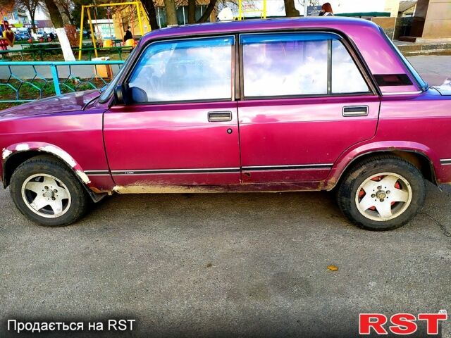 Красный ВАЗ 2107, объемом двигателя 1.5 л и пробегом 610 тыс. км за 600 $, фото 3 на Automoto.ua