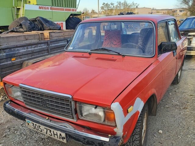Красный ВАЗ 2107, объемом двигателя 0 л и пробегом 11 тыс. км за 310 $, фото 1 на Automoto.ua