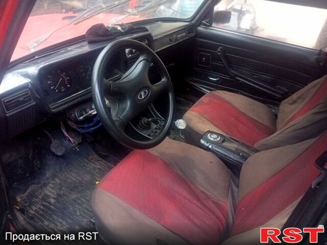 Красный ВАЗ 2107, объемом двигателя 1.5 л и пробегом 0 тыс. км за 850 $, фото 2 на Automoto.ua