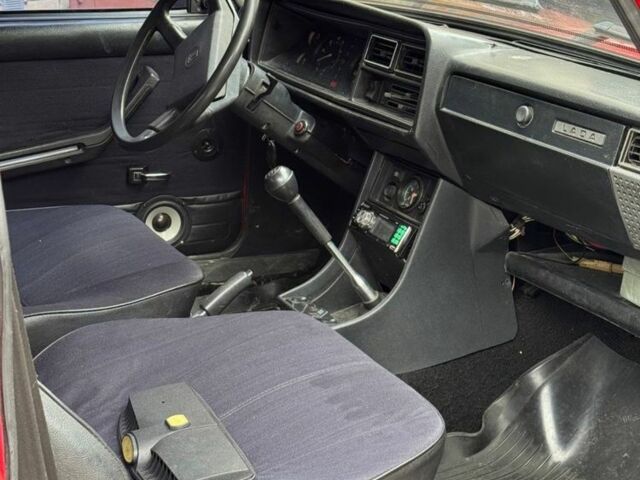 Красный ВАЗ 2107, объемом двигателя 1.5 л и пробегом 155 тыс. км за 1900 $, фото 7 на Automoto.ua