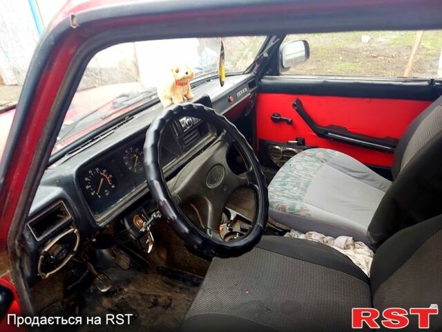 Красный ВАЗ 2107, объемом двигателя 1.5 л и пробегом 546 тыс. км за 600 $, фото 4 на Automoto.ua