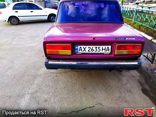 Красный ВАЗ 2107, объемом двигателя 1.5 л и пробегом 610 тыс. км за 600 $, фото 2 на Automoto.ua