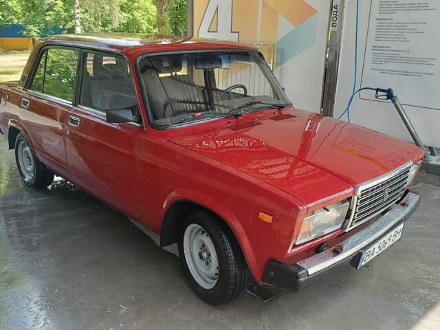 Красный ВАЗ 2107, объемом двигателя 1.5 л и пробегом 42 тыс. км за 725 $, фото 1 на Automoto.ua