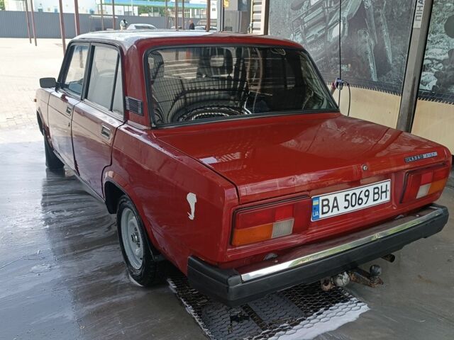Красный ВАЗ 2107, объемом двигателя 1.5 л и пробегом 42 тыс. км за 725 $, фото 3 на Automoto.ua