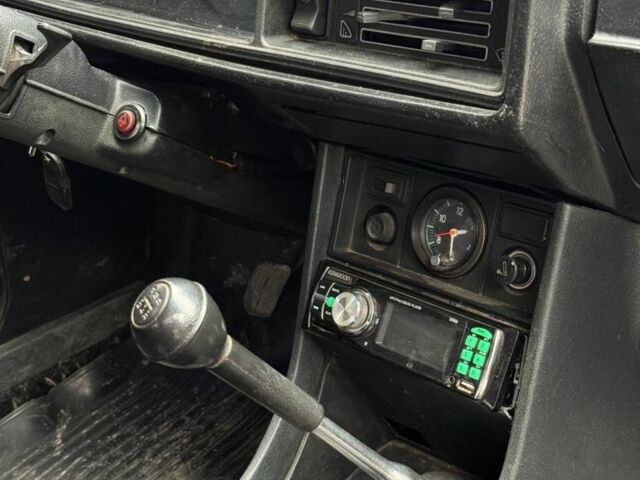 Красный ВАЗ 2107, объемом двигателя 1.5 л и пробегом 155 тыс. км за 1900 $, фото 9 на Automoto.ua