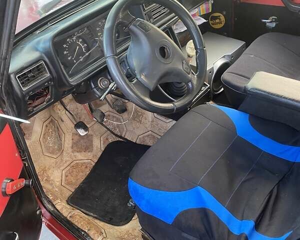 Красный ВАЗ 2107, объемом двигателя 1.5 л и пробегом 49 тыс. км за 650 $, фото 6 на Automoto.ua
