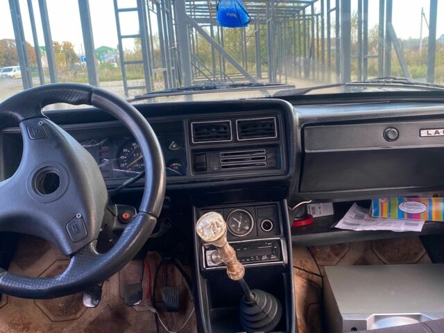 Красный ВАЗ 2107, объемом двигателя 1.5 л и пробегом 49 тыс. км за 650 $, фото 4 на Automoto.ua