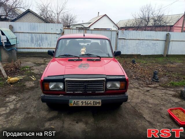 Красный ВАЗ 2107, объемом двигателя 1.5 л и пробегом 546 тыс. км за 600 $, фото 1 на Automoto.ua