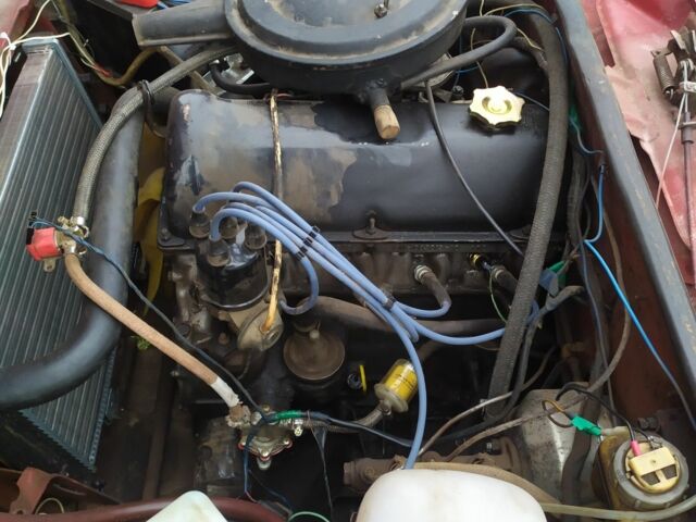 Красный ВАЗ 2107, объемом двигателя 1.6 л и пробегом 100 тыс. км за 714 $, фото 3 на Automoto.ua