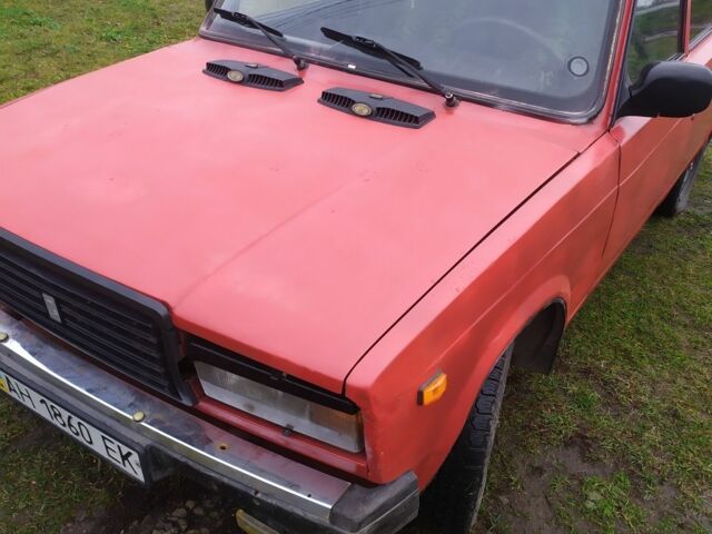 Красный ВАЗ 2107, объемом двигателя 1.6 л и пробегом 100 тыс. км за 714 $, фото 2 на Automoto.ua