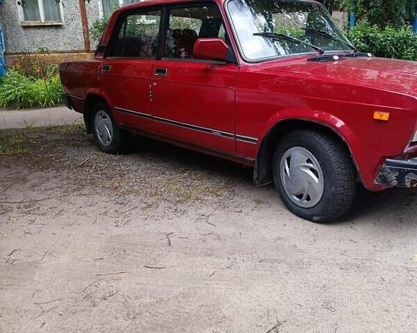 Красный ВАЗ 2107, объемом двигателя 1.45 л и пробегом 97 тыс. км за 900 $, фото 1 на Automoto.ua