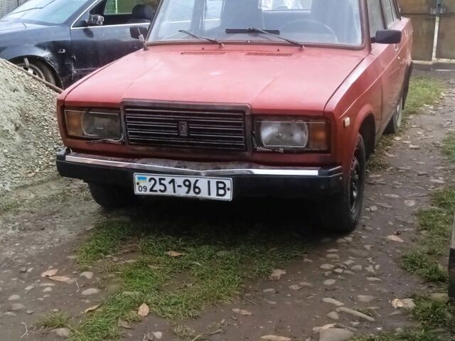 Красный ВАЗ 2107, объемом двигателя 1.3 л и пробегом 150 тыс. км за 550 $, фото 1 на Automoto.ua