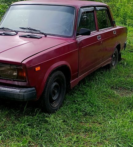 Красный ВАЗ 2107, объемом двигателя 1.5 л и пробегом 58 тыс. км за 550 $, фото 2 на Automoto.ua