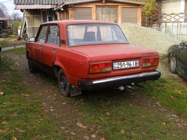 Красный ВАЗ 2107, объемом двигателя 1.3 л и пробегом 150 тыс. км за 550 $, фото 2 на Automoto.ua