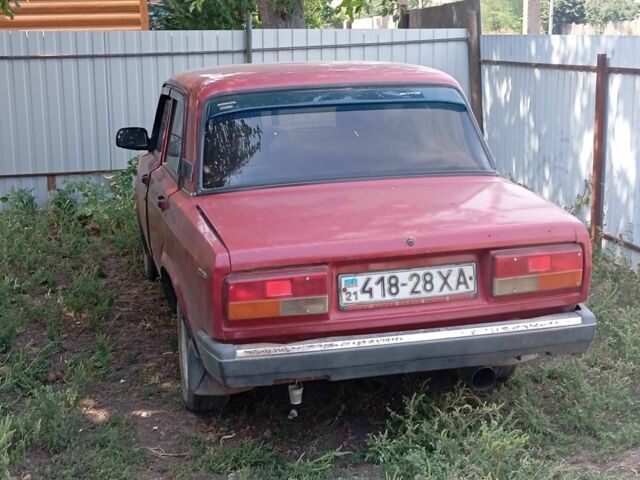 ВАЗ 2107 1994 в Чугуеве на Automoto.ua Красный ВАЗ 2107, объемом двигателя 0 л и пробегом 61 тыс. км за 1100 $, фото 3 на Automoto.ua