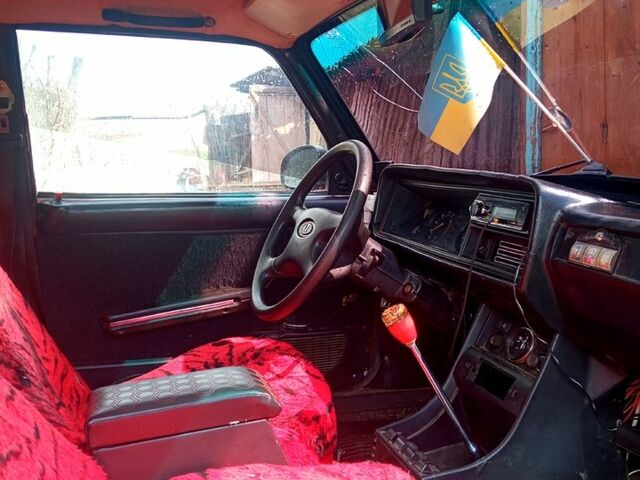 Красный ВАЗ 2107, объемом двигателя 15 л и пробегом 0 тыс. км за 650 $, фото 3 на Automoto.ua