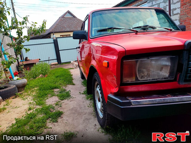 Красный ВАЗ 2107, объемом двигателя 1.5 л и пробегом 0 тыс. км за 1000 $, фото 8 на Automoto.ua