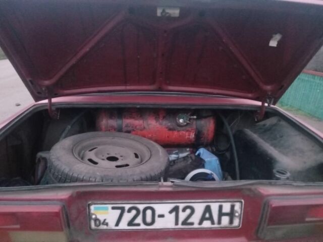 Красный ВАЗ 2107, объемом двигателя 0 л и пробегом 275 тыс. км за 593 $, фото 5 на Automoto.ua