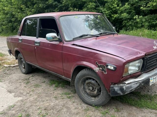 Красный ВАЗ 2107, объемом двигателя 1.5 л и пробегом 2 тыс. км за 839 $, фото 2 на Automoto.ua