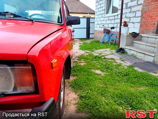 Красный ВАЗ 2107, объемом двигателя 1.5 л и пробегом 0 тыс. км за 1000 $, фото 2 на Automoto.ua