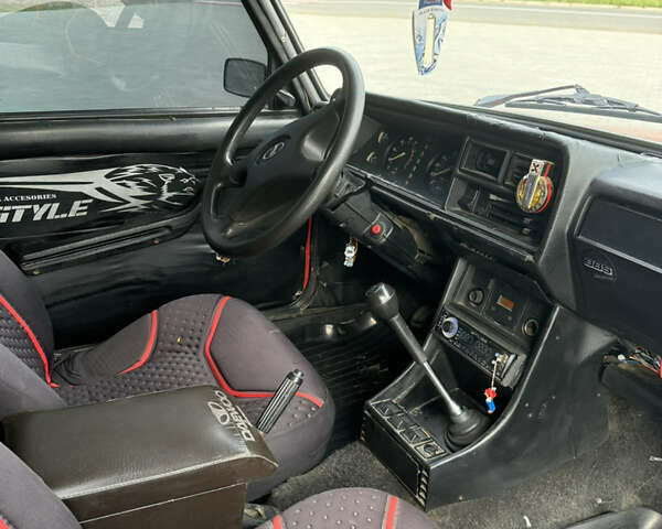 Красный ВАЗ 2107, объемом двигателя 1.6 л и пробегом 70 тыс. км за 1500 $, фото 7 на Automoto.ua