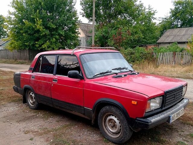 Красный ВАЗ 2107, объемом двигателя 1.5 л и пробегом 100 тыс. км за 500 $, фото 1 на Automoto.ua