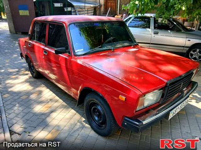 Красный ВАЗ 2107, объемом двигателя 1.5 л и пробегом 0 тыс. км за 650 $, фото 1 на Automoto.ua
