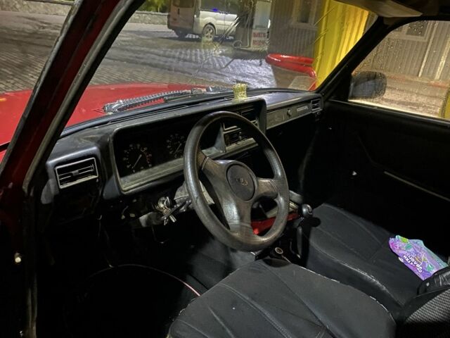 ВАЗ 2107 1994 в Смеле на Automoto.ua Красный ВАЗ 2107, объемом двигателя 0 л и пробегом 200 тыс. км за 559 $, фото 3 на Automoto.ua