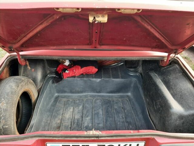 Червоний ВАЗ 2107, об'ємом двигуна 1.5 л та пробігом 35 тис. км за 561 $, фото 11 на Automoto.ua