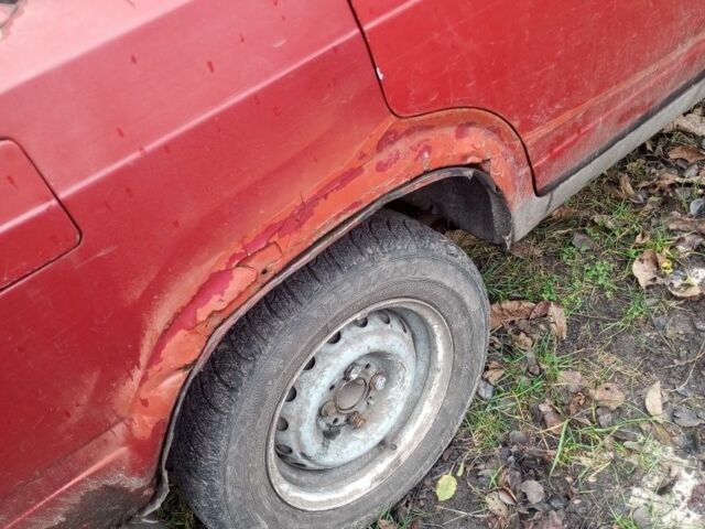 Красный ВАЗ 2107, объемом двигателя 1.6 л и пробегом 120 тыс. км за 500 $, фото 1 на Automoto.ua