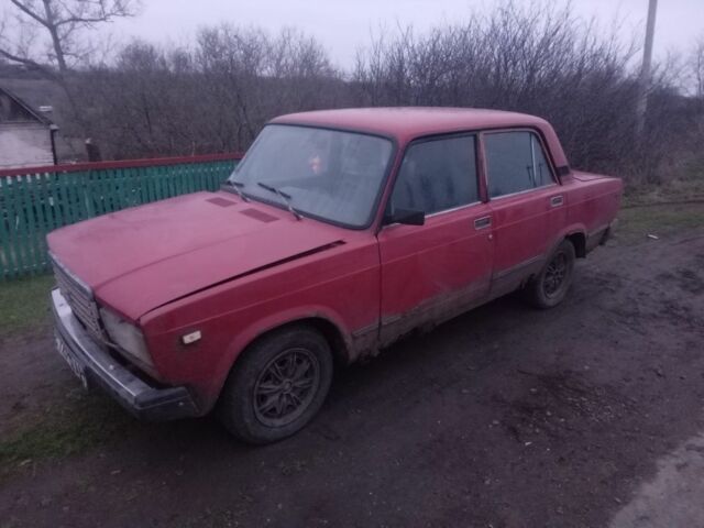 Красный ВАЗ 2107, объемом двигателя 0 л и пробегом 275 тыс. км за 593 $, фото 2 на Automoto.ua