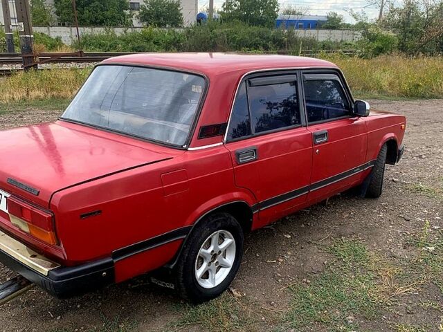 Красный ВАЗ 2107, объемом двигателя 1.5 л и пробегом 0 тыс. км за 950 $, фото 3 на Automoto.ua