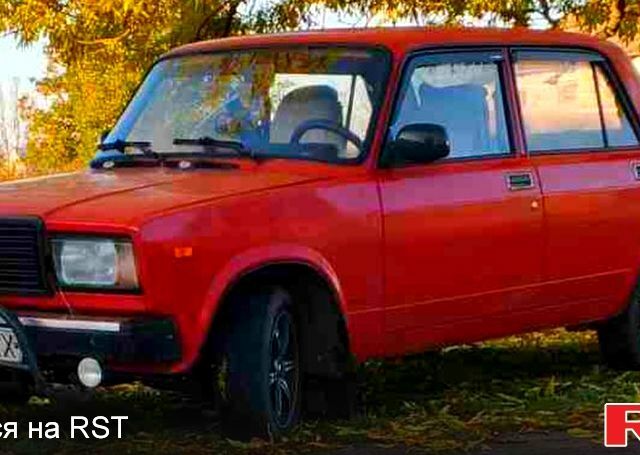 Красный ВАЗ 2107, объемом двигателя 1.5 л и пробегом 74 тыс. км за 1500 $, фото 1 на Automoto.ua