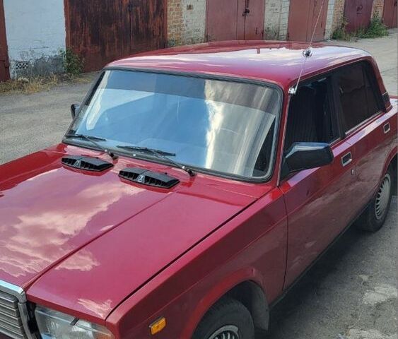 Красный ВАЗ 2107, объемом двигателя 1.5 л и пробегом 95 тыс. км за 1650 $, фото 7 на Automoto.ua