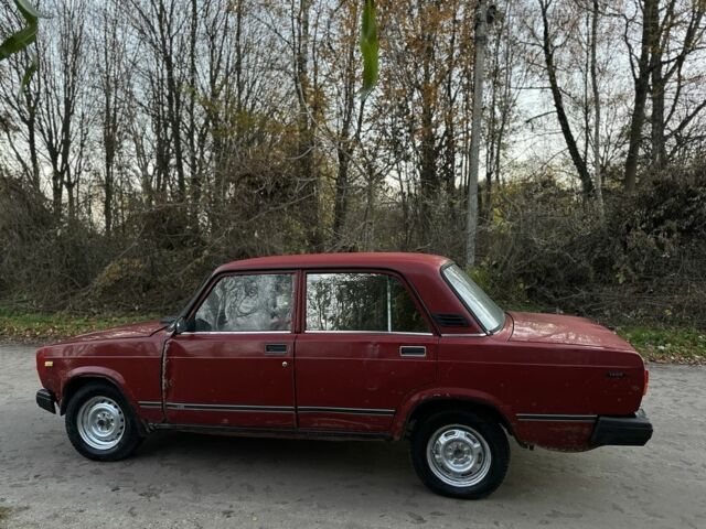 Красный ВАЗ 2107, объемом двигателя 1.5 л и пробегом 90 тыс. км за 450 $, фото 5 на Automoto.ua