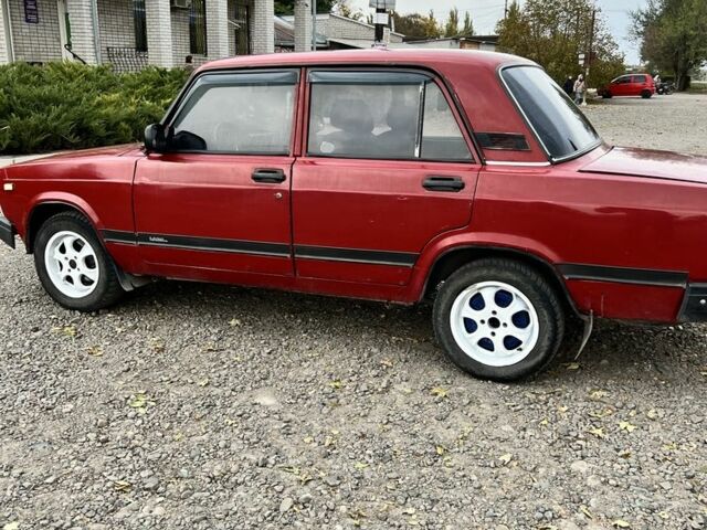 Красный ВАЗ 2107, объемом двигателя 1.5 л и пробегом 3 тыс. км за 900 $, фото 3 на Automoto.ua