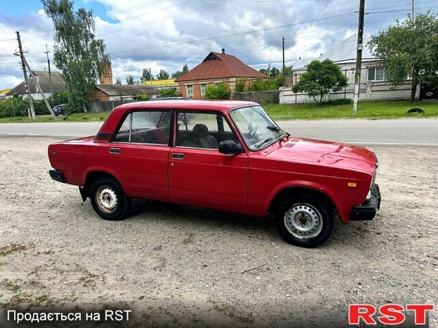 Красный ВАЗ 2107, объемом двигателя 1.6 л и пробегом 150 тыс. км за 700 $, фото 3 на Automoto.ua