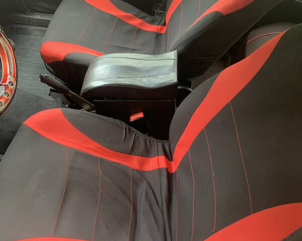 Красный ВАЗ 2107, объемом двигателя 1.5 л и пробегом 10 тыс. км за 1571 $, фото 4 на Automoto.ua