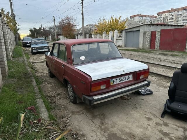 Красный ВАЗ 2107, объемом двигателя 1.3 л и пробегом 80 тыс. км за 380 $, фото 4 на Automoto.ua