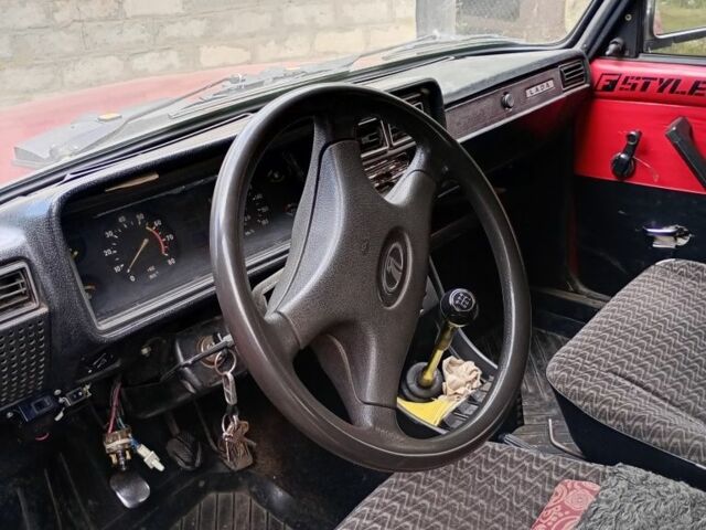 Червоний ВАЗ 2107, об'ємом двигуна 0 л та пробігом 200 тис. км за 500 $, фото 3 на Automoto.ua