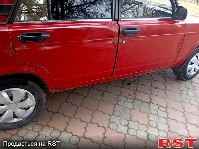 Красный ВАЗ 2107, объемом двигателя 16 л и пробегом 85 тыс. км за 1000 $, фото 4 на Automoto.ua