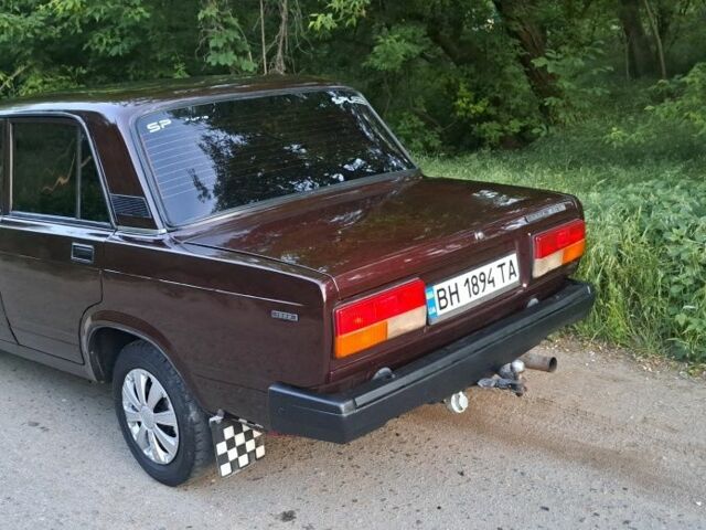 Красный ВАЗ 2107, объемом двигателя 1.5 л и пробегом 302 тыс. км за 1250 $, фото 3 на Automoto.ua