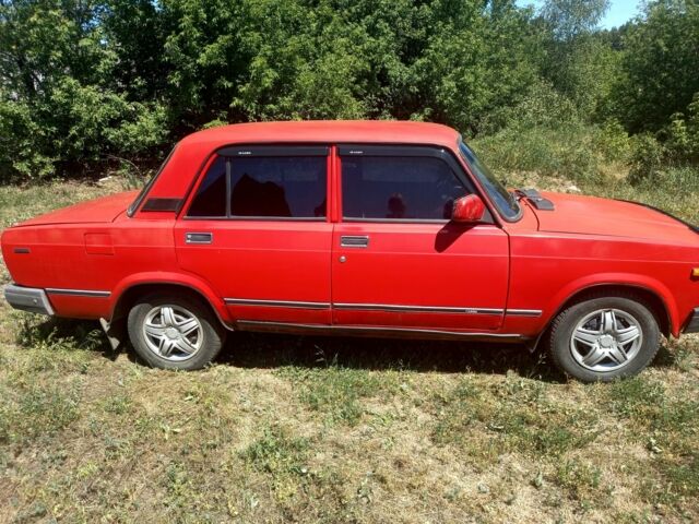 Красный ВАЗ 2107, объемом двигателя 0 л и пробегом 10 тыс. км за 900 $, фото 2 на Automoto.ua
