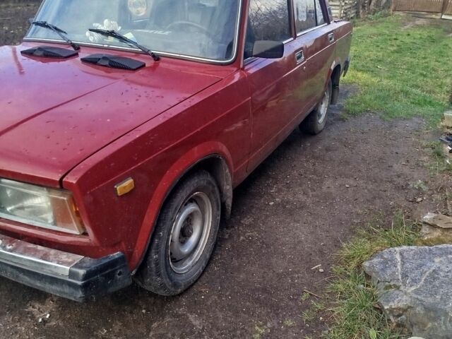 Красный ВАЗ 2107, объемом двигателя 1.5 л и пробегом 234 тыс. км за 591 $, фото 1 на Automoto.ua