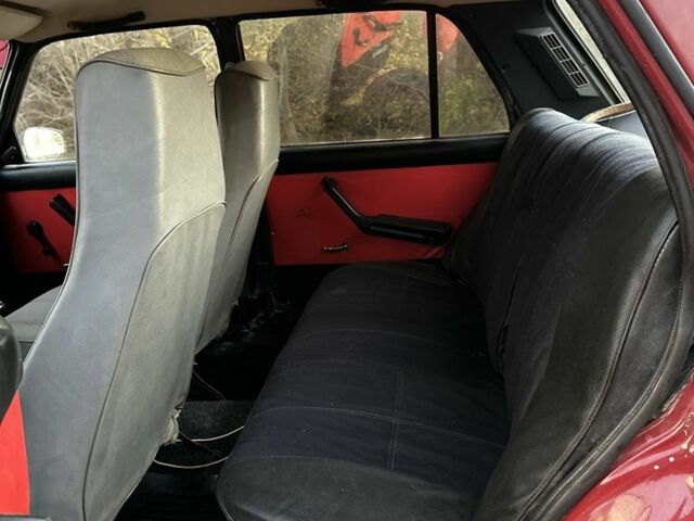 Красный ВАЗ 2107, объемом двигателя 1.5 л и пробегом 90 тыс. км за 450 $, фото 9 на Automoto.ua