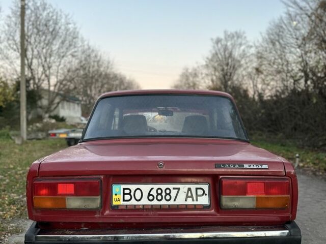Красный ВАЗ 2107, объемом двигателя 1.5 л и пробегом 90 тыс. км за 450 $, фото 3 на Automoto.ua