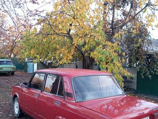 ВАЗ 2107 1995 в Покровском на Automoto.ua Красный ВАЗ 2107, объемом двигателя 3 л и пробегом 70 тыс. км за 668 $, фото 1 на Automoto.ua