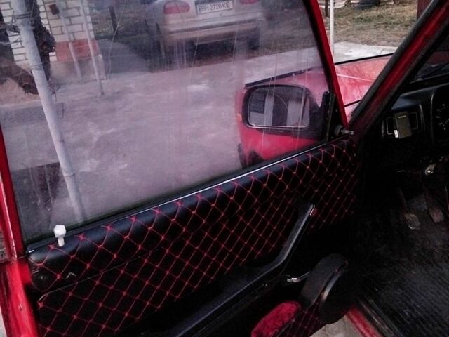 Красный ВАЗ 2107, объемом двигателя 15 л и пробегом 0 тыс. км за 1300 $, фото 4 на Automoto.ua