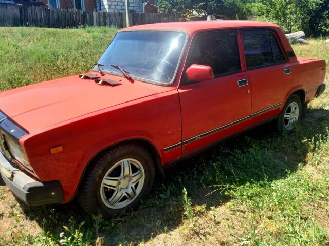 Красный ВАЗ 2107, объемом двигателя 0 л и пробегом 10 тыс. км за 900 $, фото 1 на Automoto.ua